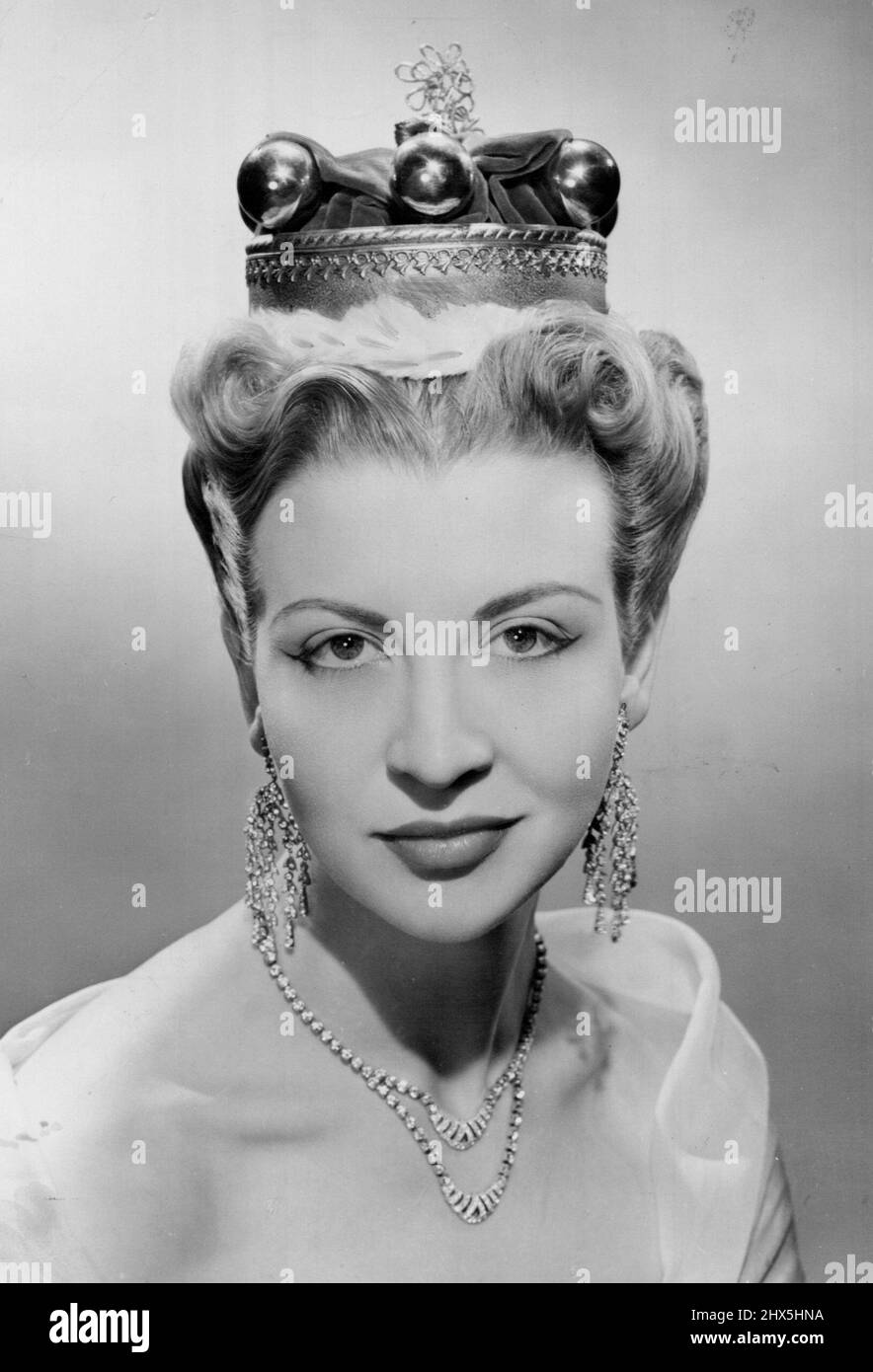 White coif hires stock photography and images Alamy