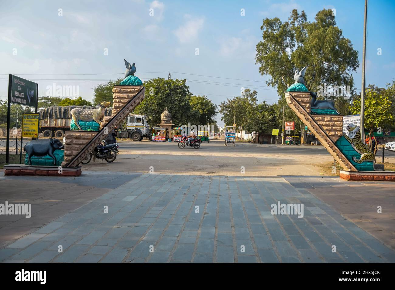 Entrance of keoladeo ghana national park hi-res stock photography and  images - Alamy, image size:1300x956
