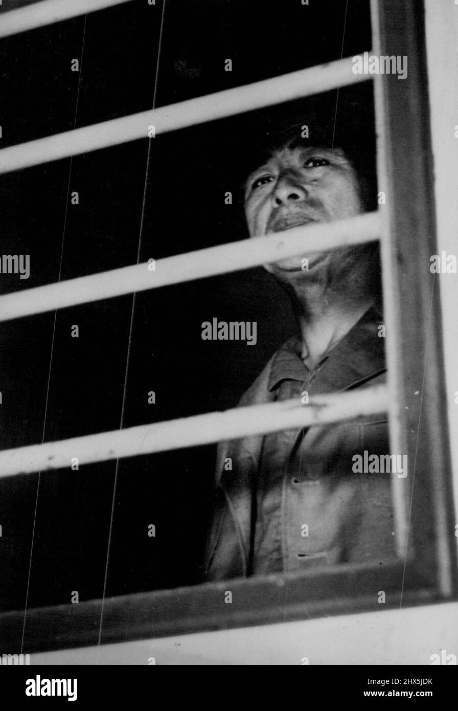 War Criminal - shown awaiting transfer from Yokohama prison to Omori prison, former home of the Allied POWs, is Admiral Shigetaro Shimada, member of the Pearl Harbour Cabinet. November 12, 1945. (Photo by U.S. Signal Corps Photo). Stock Photo