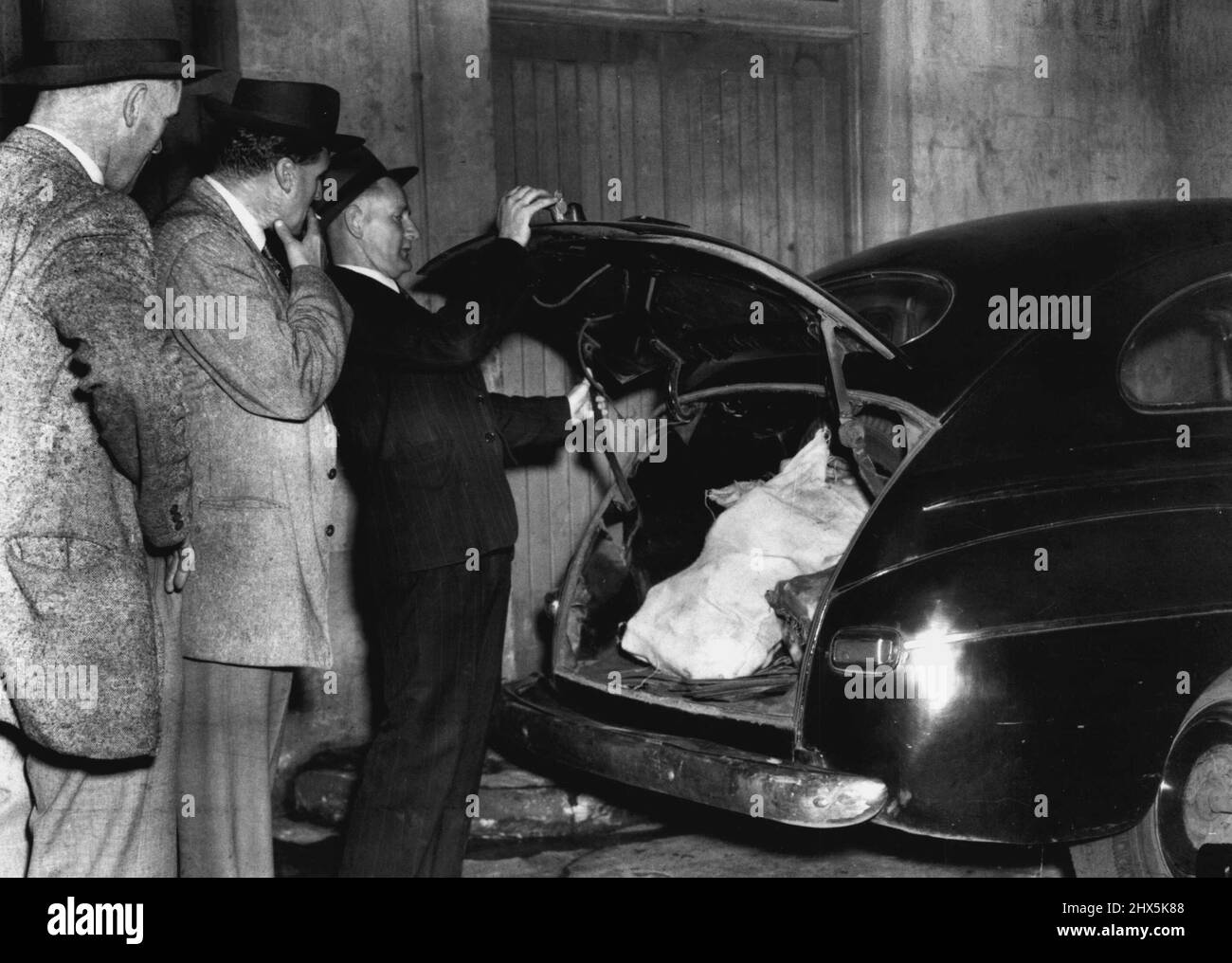 Raid at Black Tulip Restaurant. November 12, 1950 Stock Photo Alamy