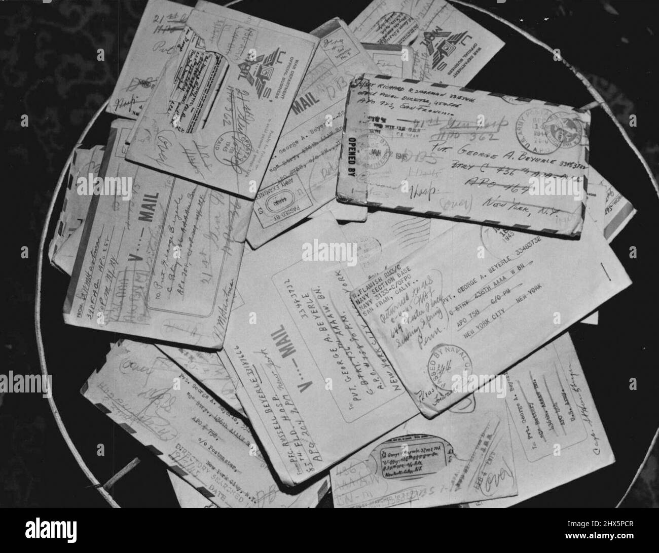 Dead letter mail hi-res stock photography and images - Alamy