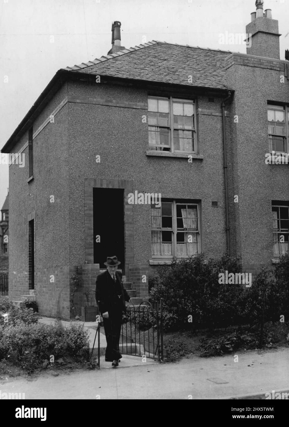 Tom Goes To His Bowling Club After washing and changing, Tom Moore