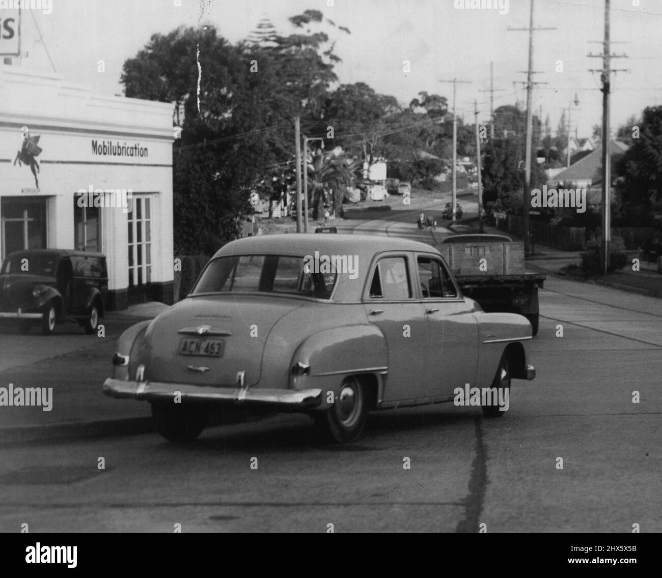 Traffic Series Right Hand Rule? This car came out of boundary road