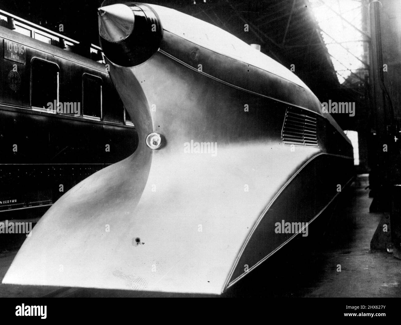 The Re-constructed Rail Zeppelin without its air propeller. The famous kruckenberg Rail Zeppelin, whose remarkable speed recently caused a sensation throughout the world, has been completely rebuilt without an air propeller. The Rail Zeppelin arrived at Berlin Grunewald on March 27th., To undergo extensive trials. May 8, 1933. (Photo by Sport & General Press Agency, Ltd.).;The Re-constructed Rail Zeppelin without its air propeller. The famous kruckenberg Rail Zeppelin, whose remarkable speed re Stock Photo