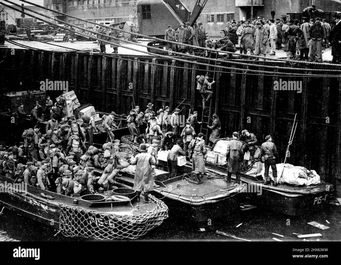 Arrival of american troops hi-res stock photography and images - Alamy