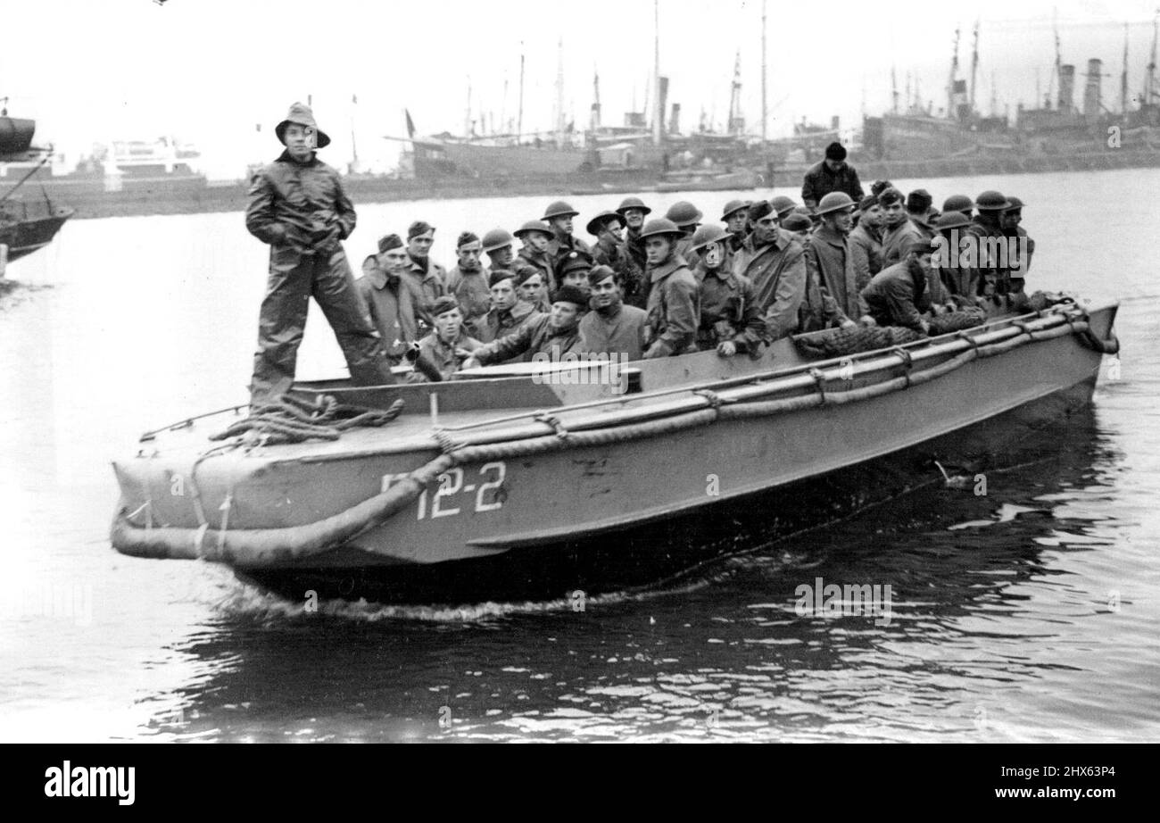 Arrival of american troops hi-res stock photography and images - Alamy