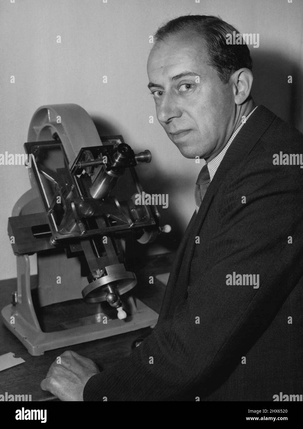 Dr. H. Gollnow measuring microscope stars spectrum in conjunction with