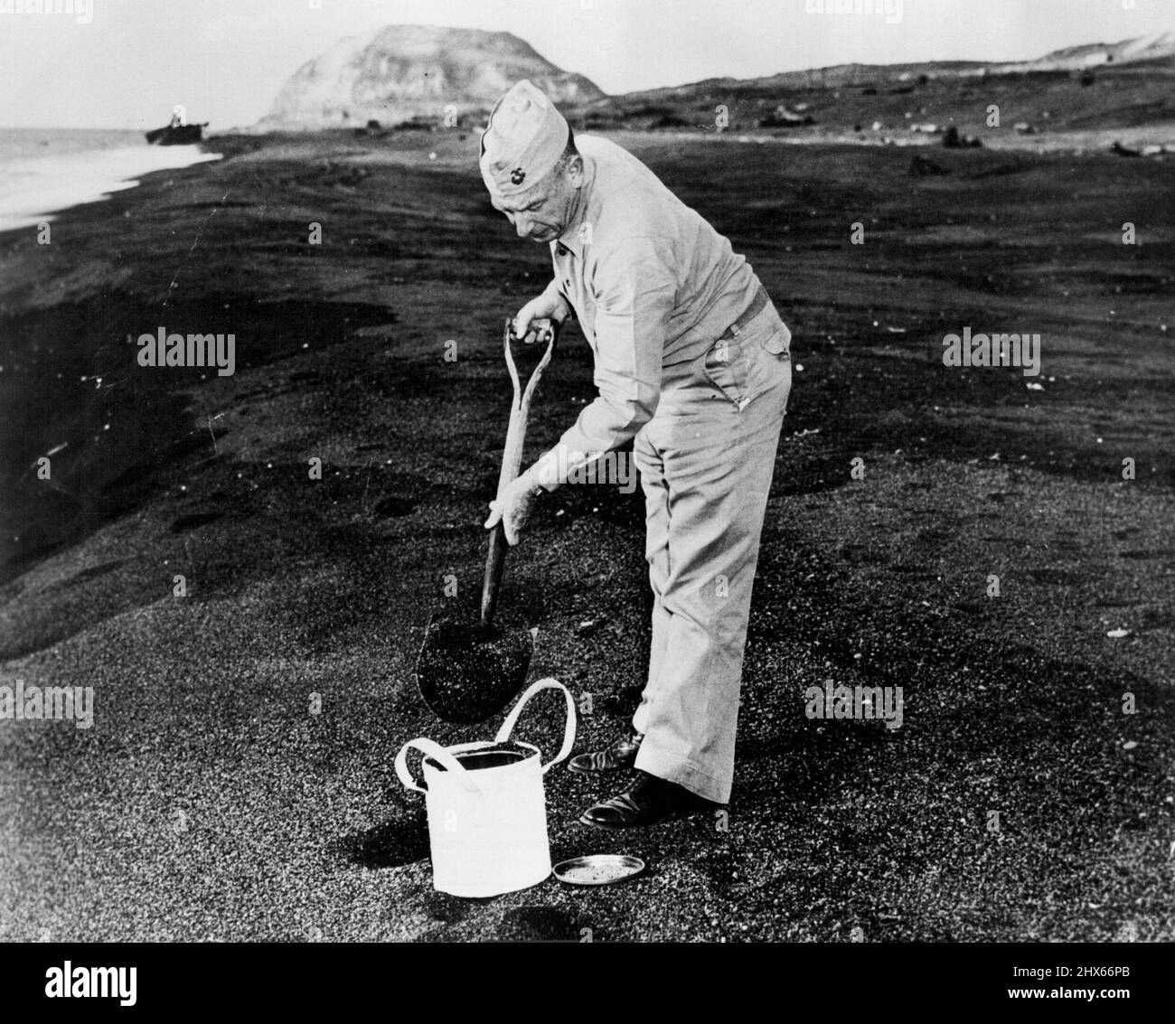 Arthur - Iwo - No.3. May 9, 1950. (Photo by North American Newspaper  Alliance Stock Photo - Alamy