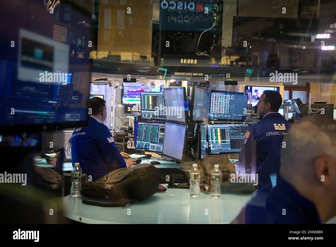 New York, USA. 9th Mar, 2022. Traders work at the New York Stock Exchange (NYSE) in New York, the United States, on March 9, 2022. U.S. stocks ended higher on Wednesday.The Dow rebounded 2.00 percent to 33,286.25, the S&P 500 rose 2.57 percent to 4,277.88, and the Nasdaq rallied 3.59 percent to 13,255.55. Credit: Michael Nagle/Xinhua/Alamy Live News Stock Photo