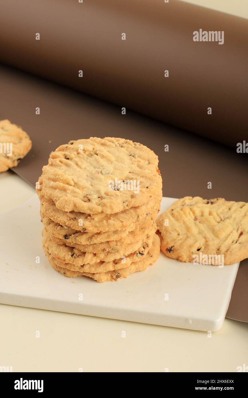 Vegan oatmeal cookies with dates and a banana. Healthy vegan detox