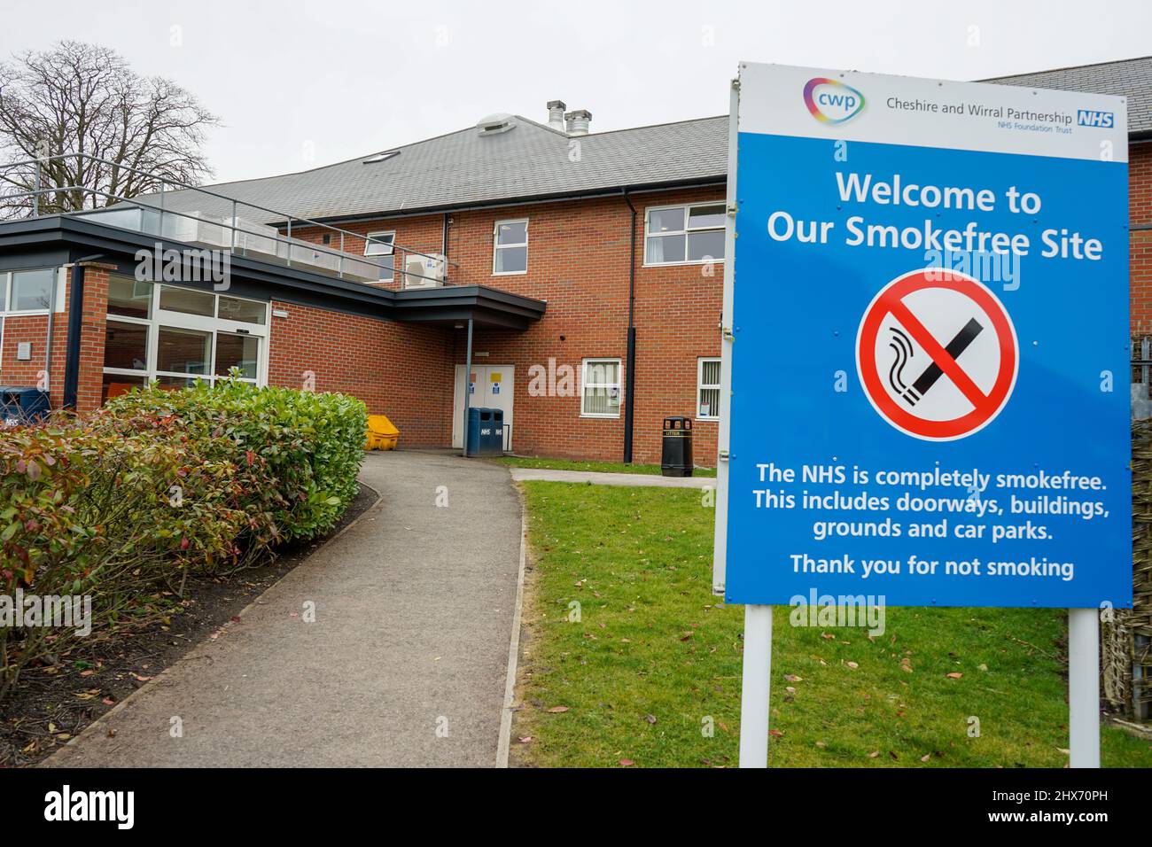 No smoking hospital nhs hi-res stock photography and images - Alamy