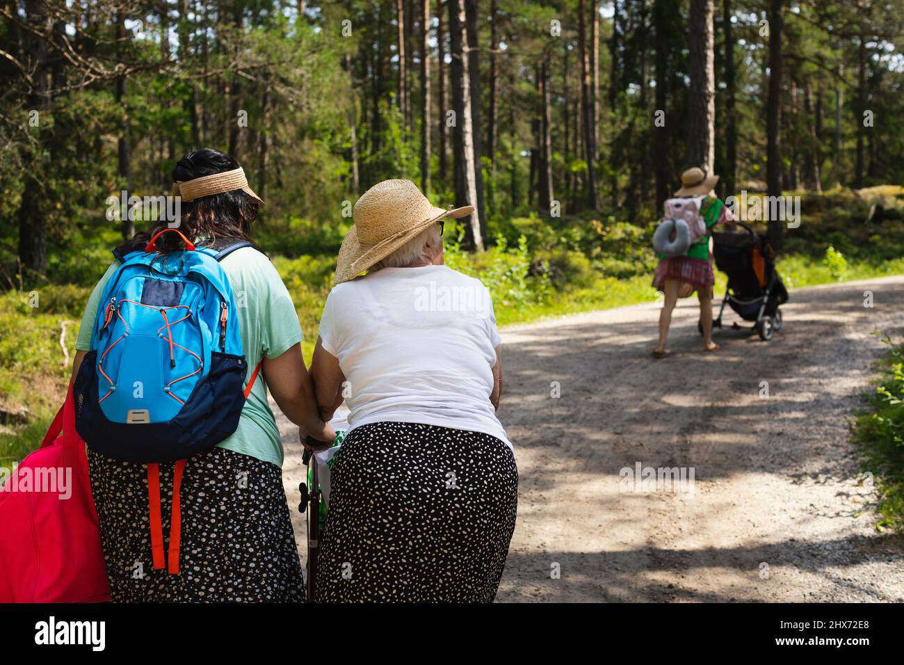 Mature women walking hat hi-res stock photography and images - Alamy