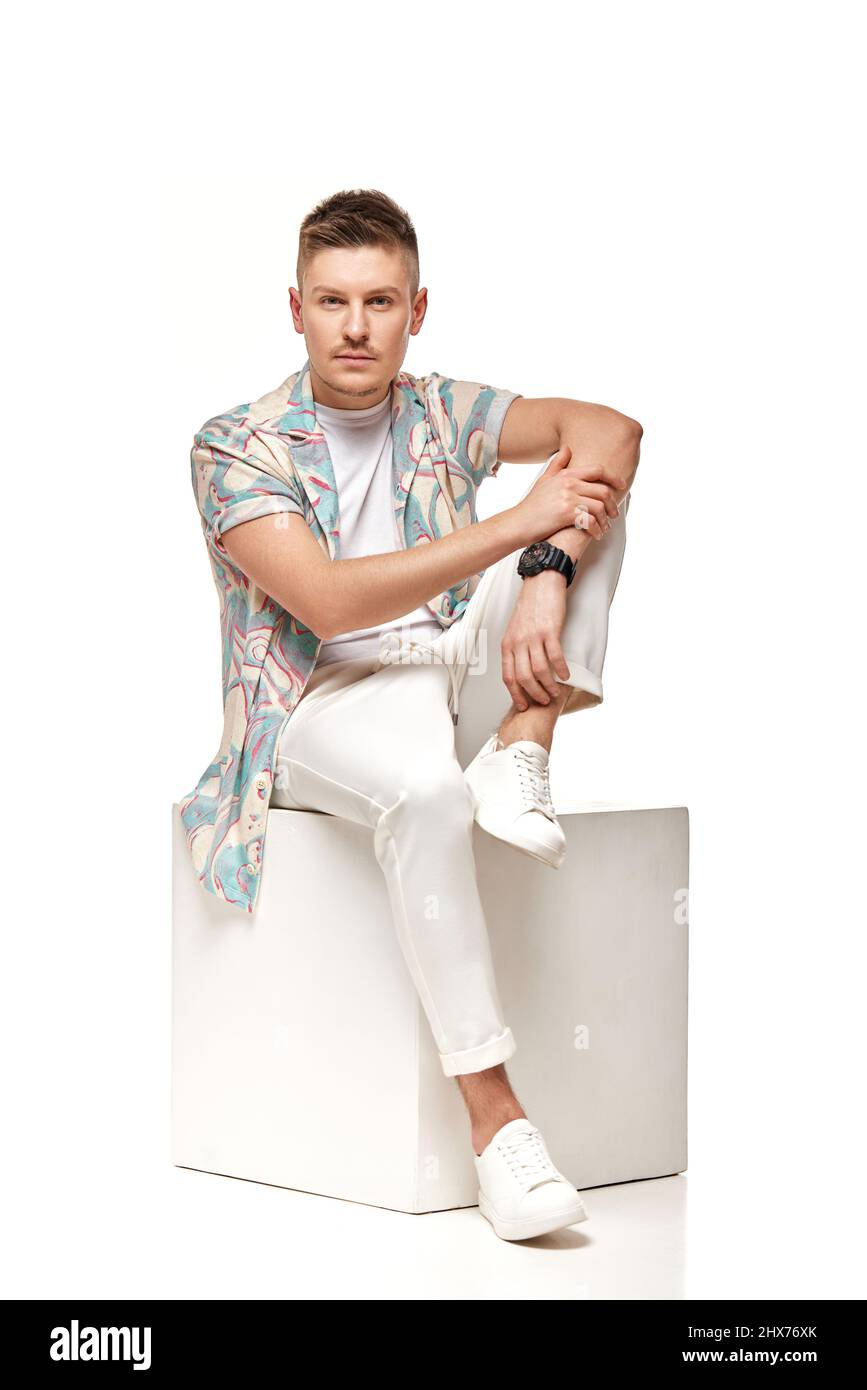 Young happy man hawaiian shirt hi-res stock photography and images - Alamy
