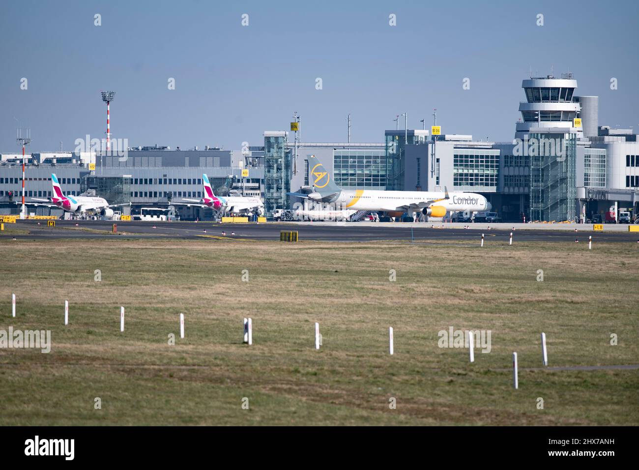 Dusseldorf, Deutschland. 09th Mar, 2022. View of the airport terminal ...