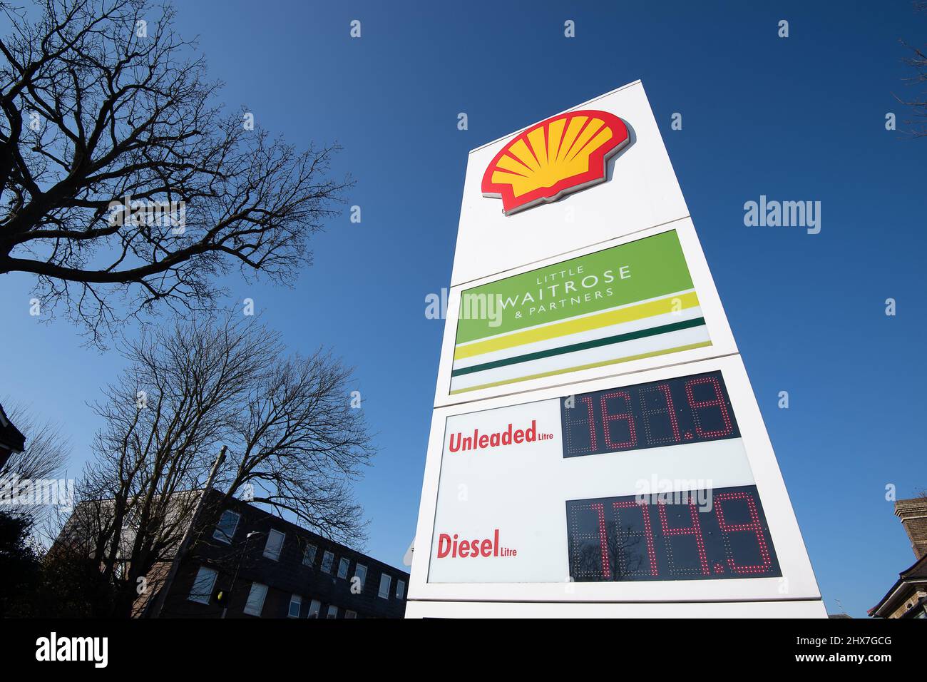 Windsor, Berkshire, UK. 10th March, 2022. Drivers were paying 161.9 per