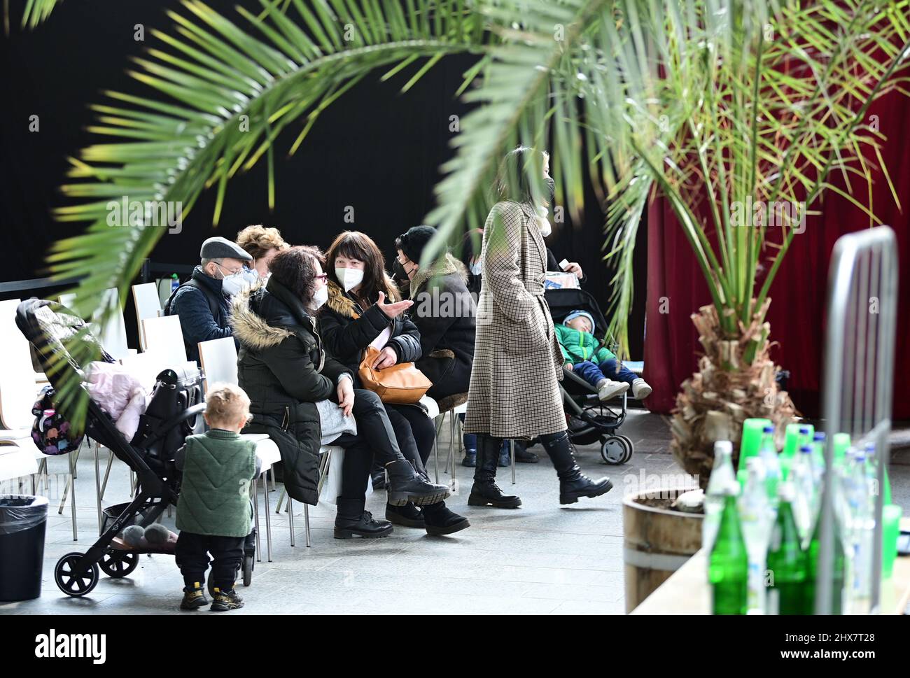 Potsdam, Germany. 10th Mar, 2022. Ukrainian refugees wait for their