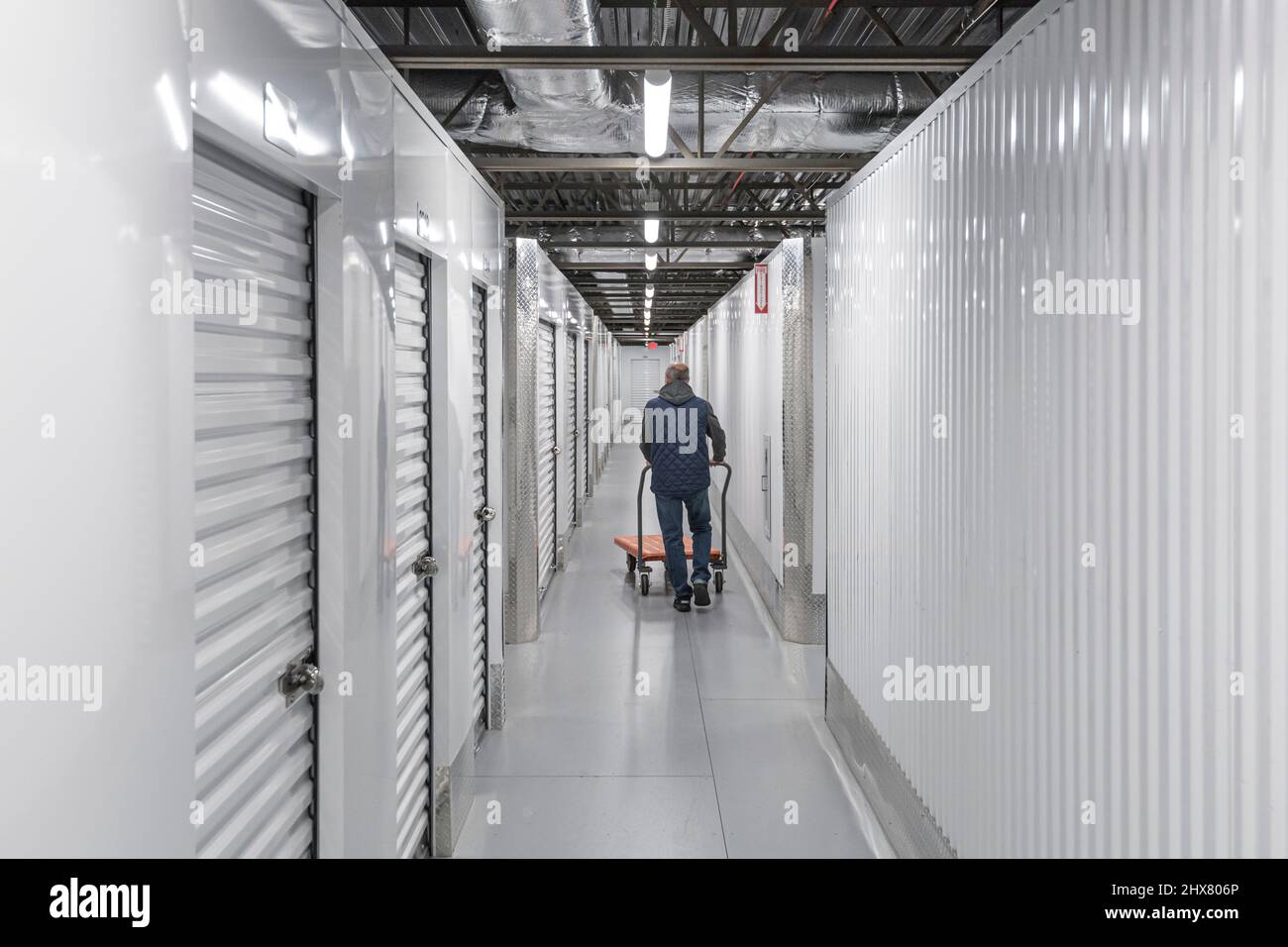 Storage facility interior hires stock photography and images Alamy