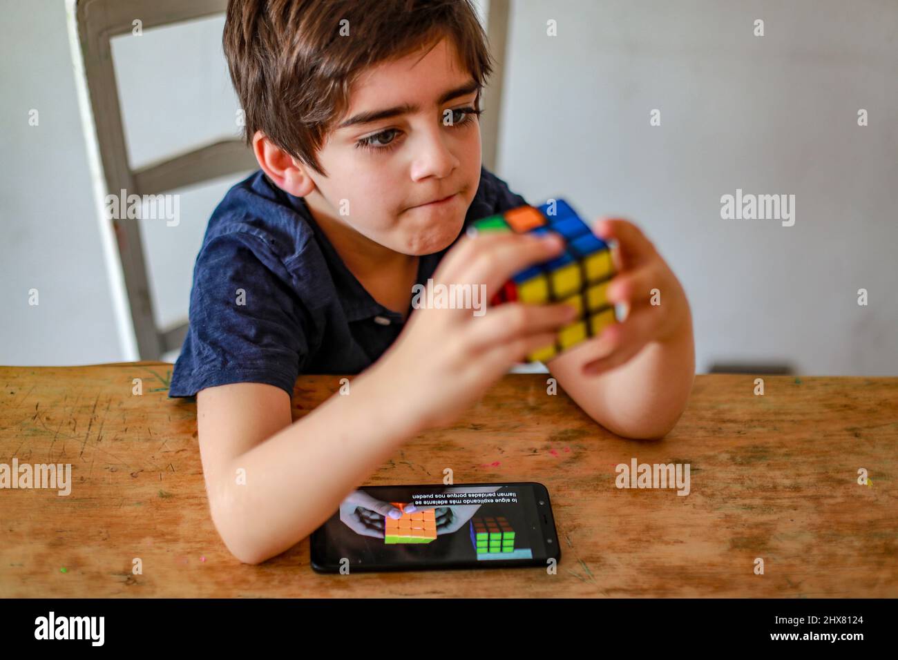 Rubik s Cube Competition Takes Place in Bethlehem s Aida Camp