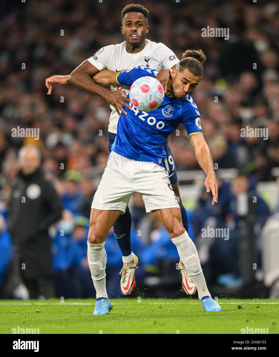 07 March 2022 - Tottenham Hotspur v Everton - Premier League - Tottenham Hotspur Stadium Everton's Dominic Calvert-Lewin battles with Ryan Sessegnon Stock Photo