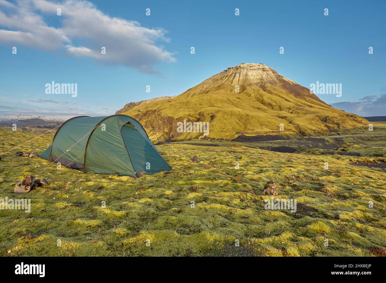 Iceland camping hi-res stock photography and images - Page 6 - Alamy