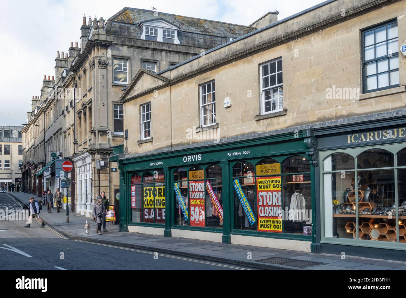 Orvis store in Bath closing down with 50% sale, 1 Pulteney Bridge, City of Bath, Somerset, England, UK Stock Photo