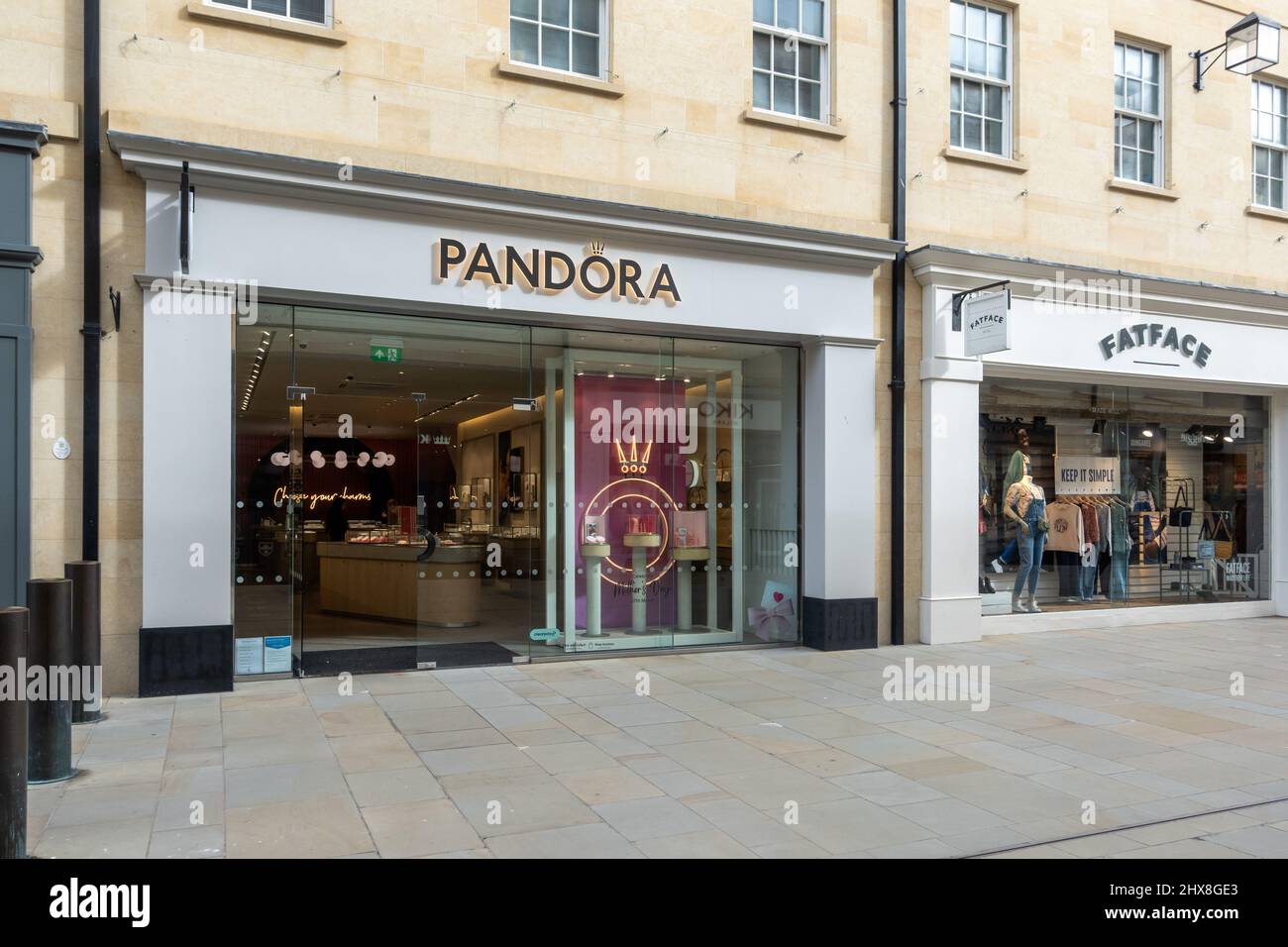 Pandora jewellery store hi-res stock photography and images - Alamy