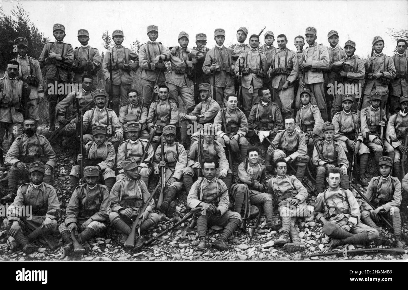 Prima Guerra Mondiale - Allievi Ufficiali di Complemento Fanteria (località sconosciuta) Stock Photo