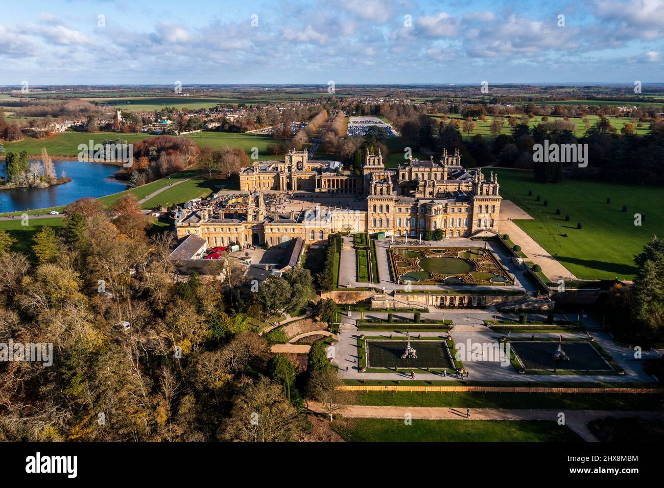 aerial-picture-of-the-blenheim-castle-and-its-gardens-stock-photo-alamy