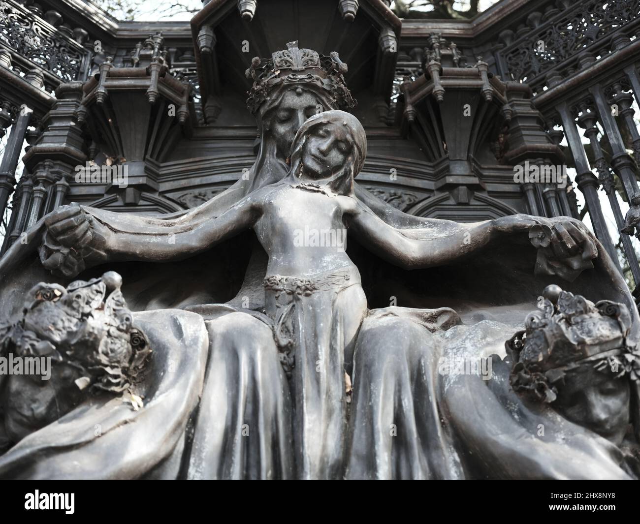 Queen Alexandra Memorial Stock Photo Alamy