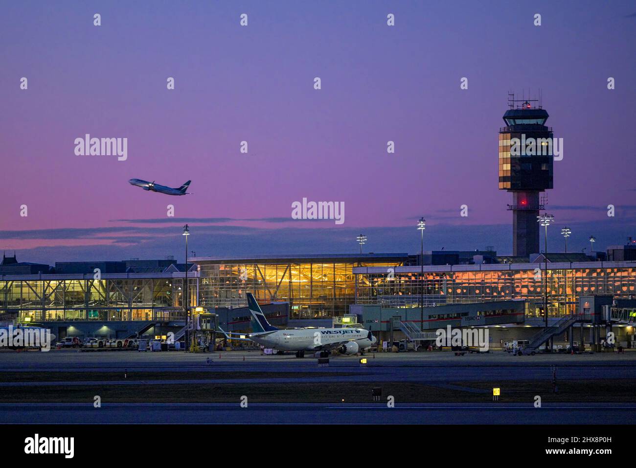 Air Traffic Control Tower, YVR, Vancouver International Airport, Richmond, British Columbia, Canada Stock Photo