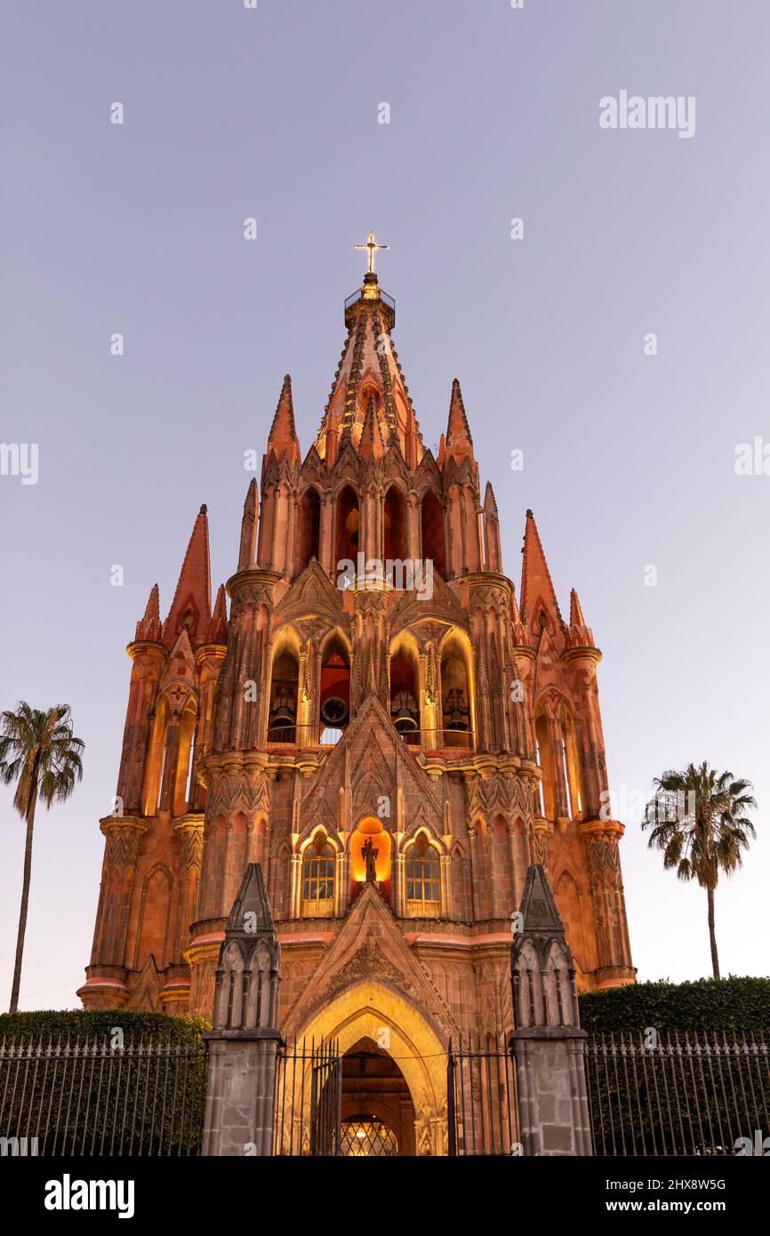 Mexico,  Guanajuato State, San Miguel de Allende, Parroquia de San Miguel Arcángel, 17th century church. Stock Photo