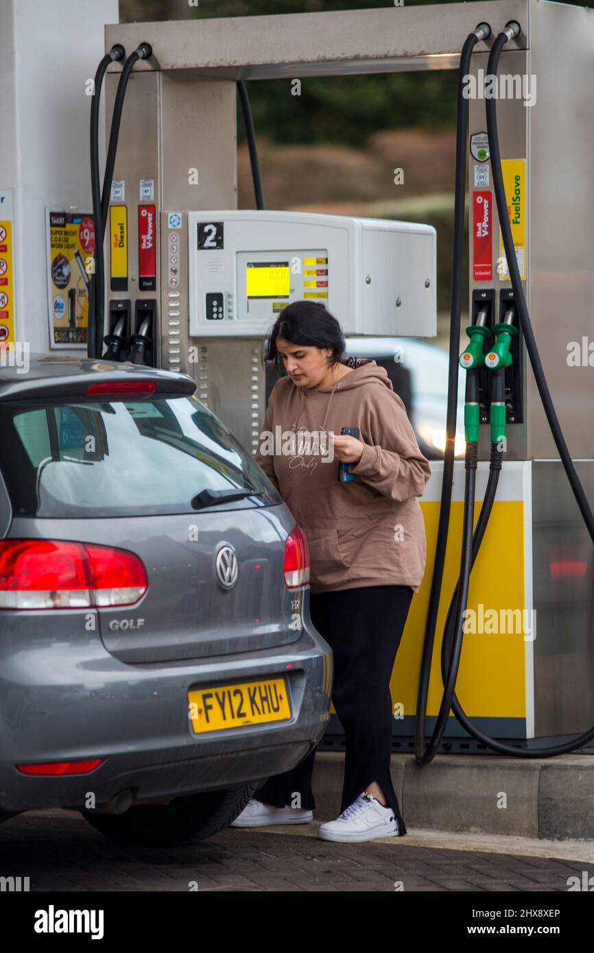 Shell aviation fuel uk hires stock photography and images Alamy