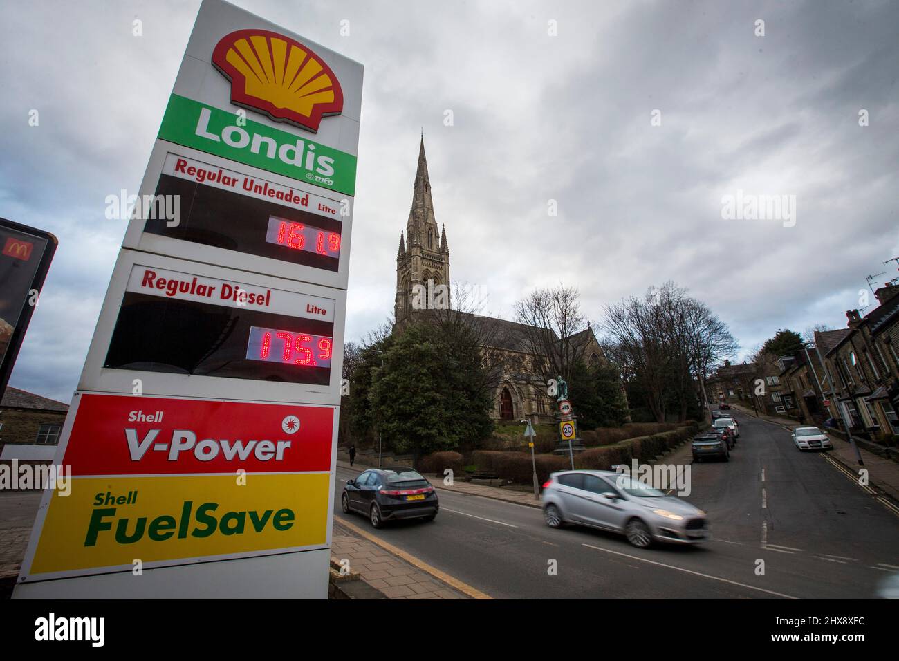 Shell aviation fuel uk hires stock photography and images Alamy