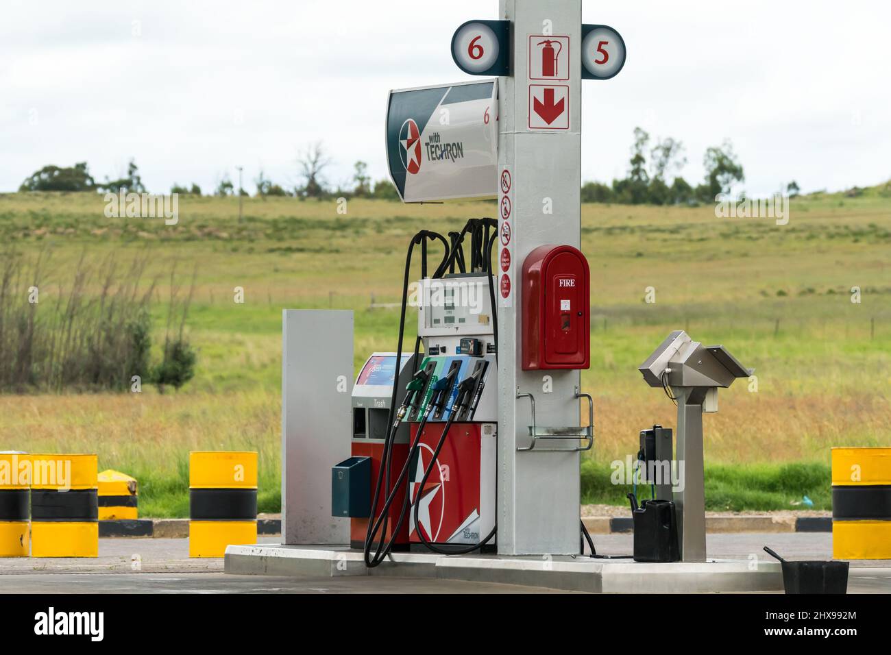 Fuel station in south africa hires stock photography and images Alamy