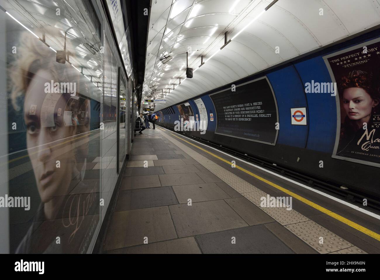 Stockwell London Underground station, Northern line platform 2 Stock Photo