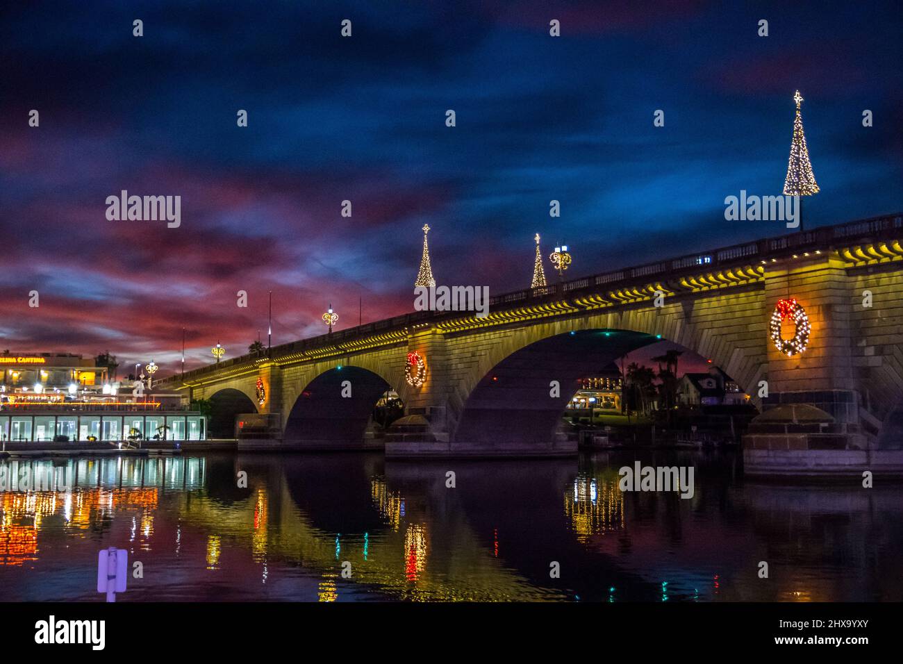 A London Bridge In Lake Havasu Arizona Stock Photo Alamy