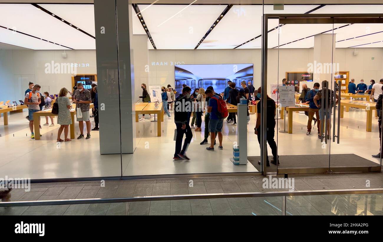 Apple store usa 2022 hi-res stock photography and images - Alamy
