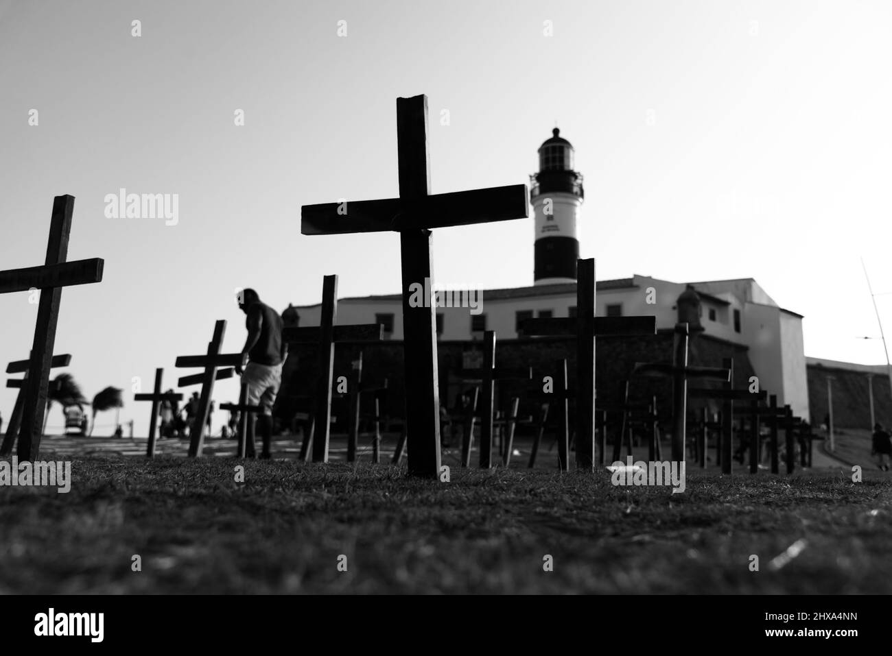 Crosses fixed to the ground in honor of those killed by Covid-19 at Farol da Barra in Salvador, Bahia, Bra Stock Photo
