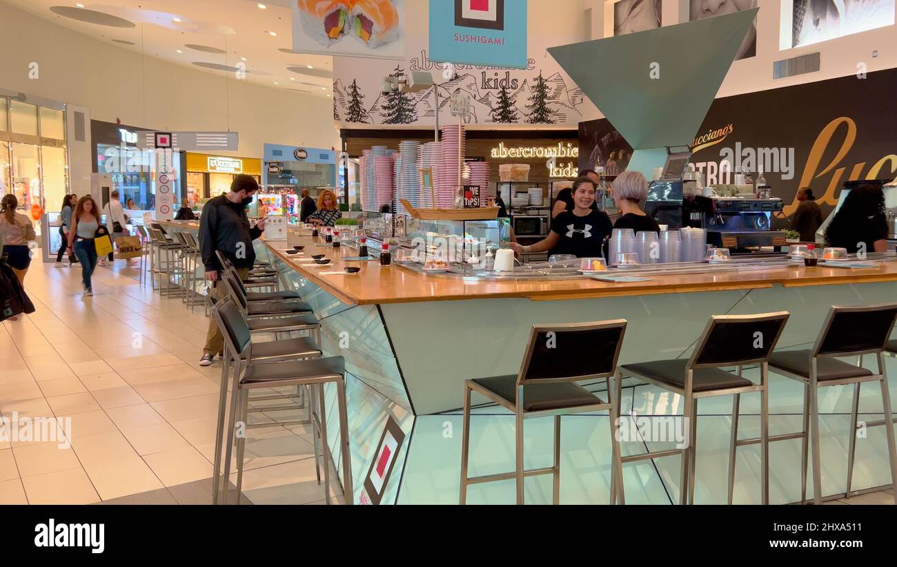 Interior of the Sawgrass Mills shopping mall (the 2nd largest in Florida),  Sunrise, Broward County, Florida, USA Stock Photo - Alamy