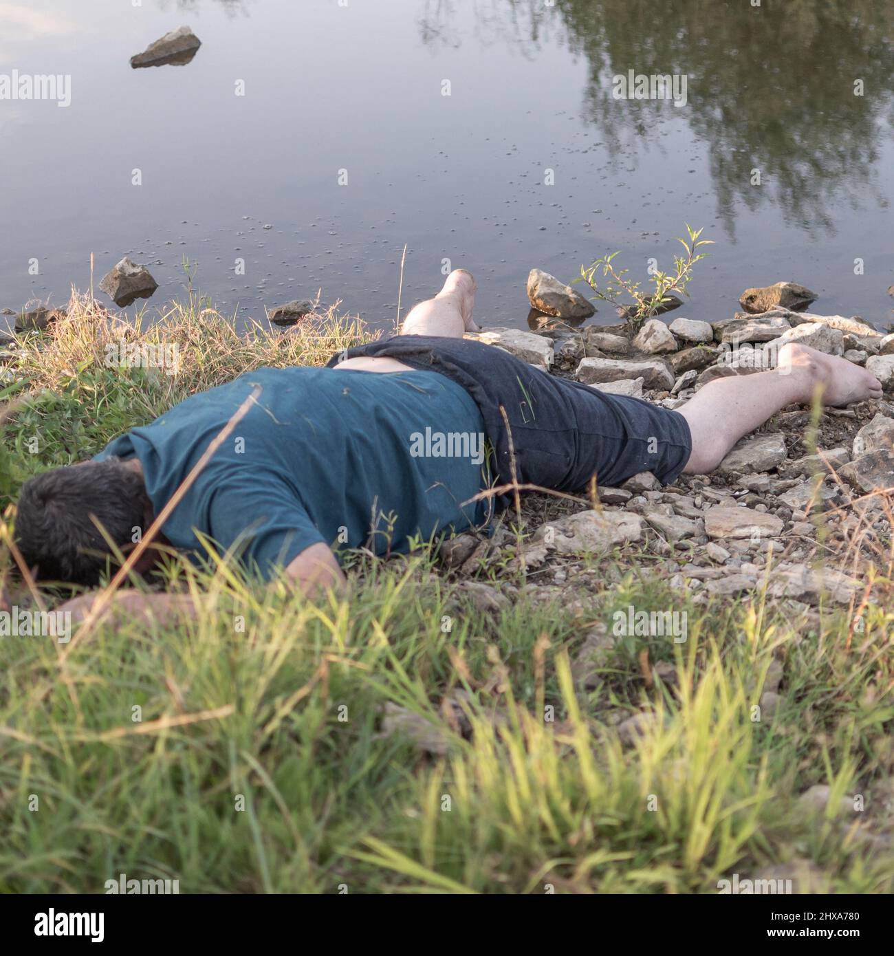 Top 103+ Pictures What Does A Dead Body Look Like After 2 Weeks In A