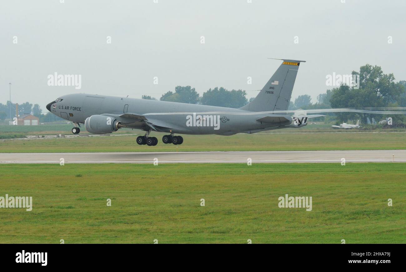 A U.S. Air Force KC-135 Stratotanker tail number 57-2606 from the Iowa Air National Guard’s 185th Air Refueling Wing as it appeared in 2009 with “Free Bird” nose art takes off on September 3, 2009. U.S. Air National Guard photo Master Sgt. Vincent De Groot 185th ARW Wing PA Stock Photo