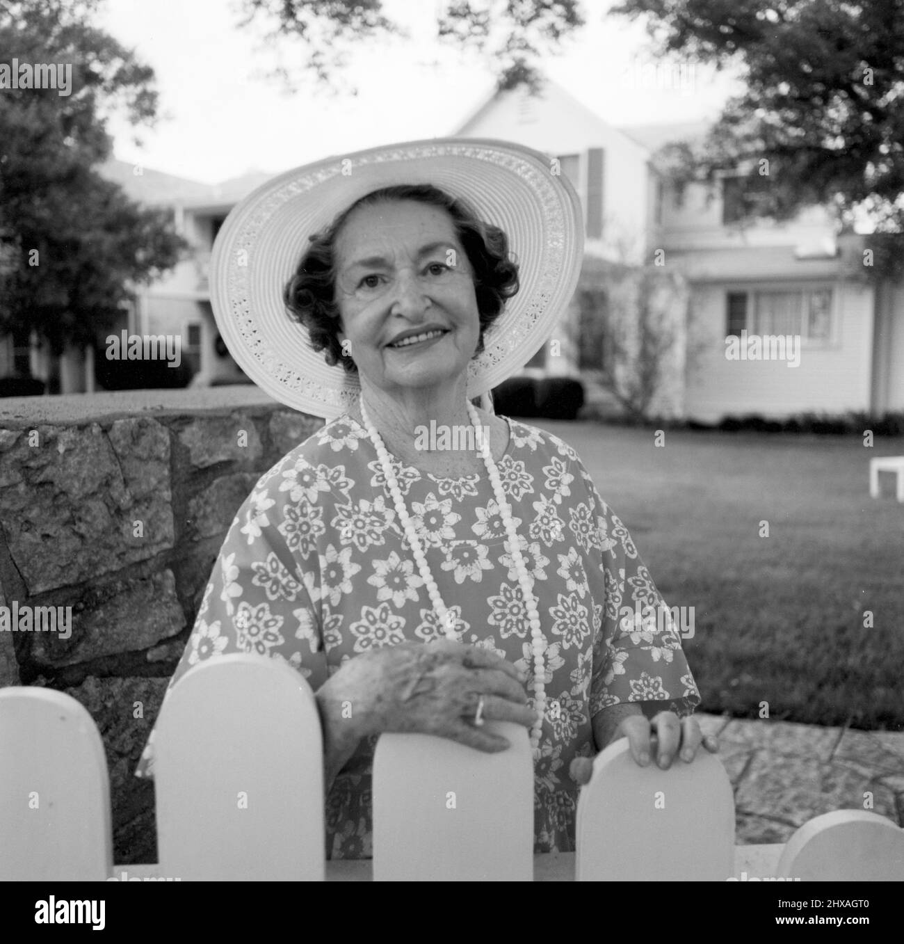 клаудии альта «леди бёрд» тейлор джонсон. леди бёрд джонсон в чб. леди берд жена президента. леди берд жена президента джонсона. линдон джонсон с женой.