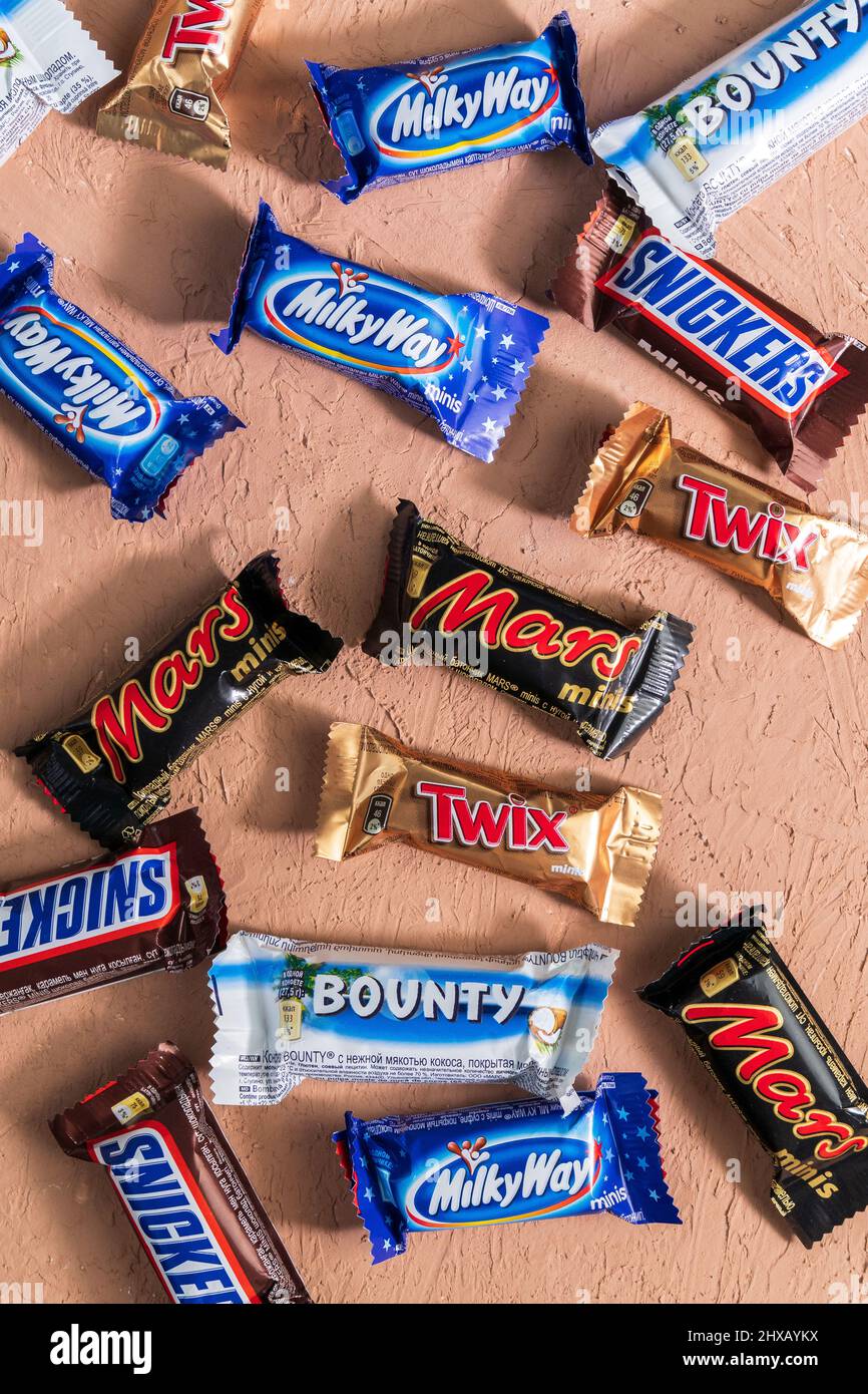 22 mixed Minis, An assortment of mini Mars, Snickers, Bount…