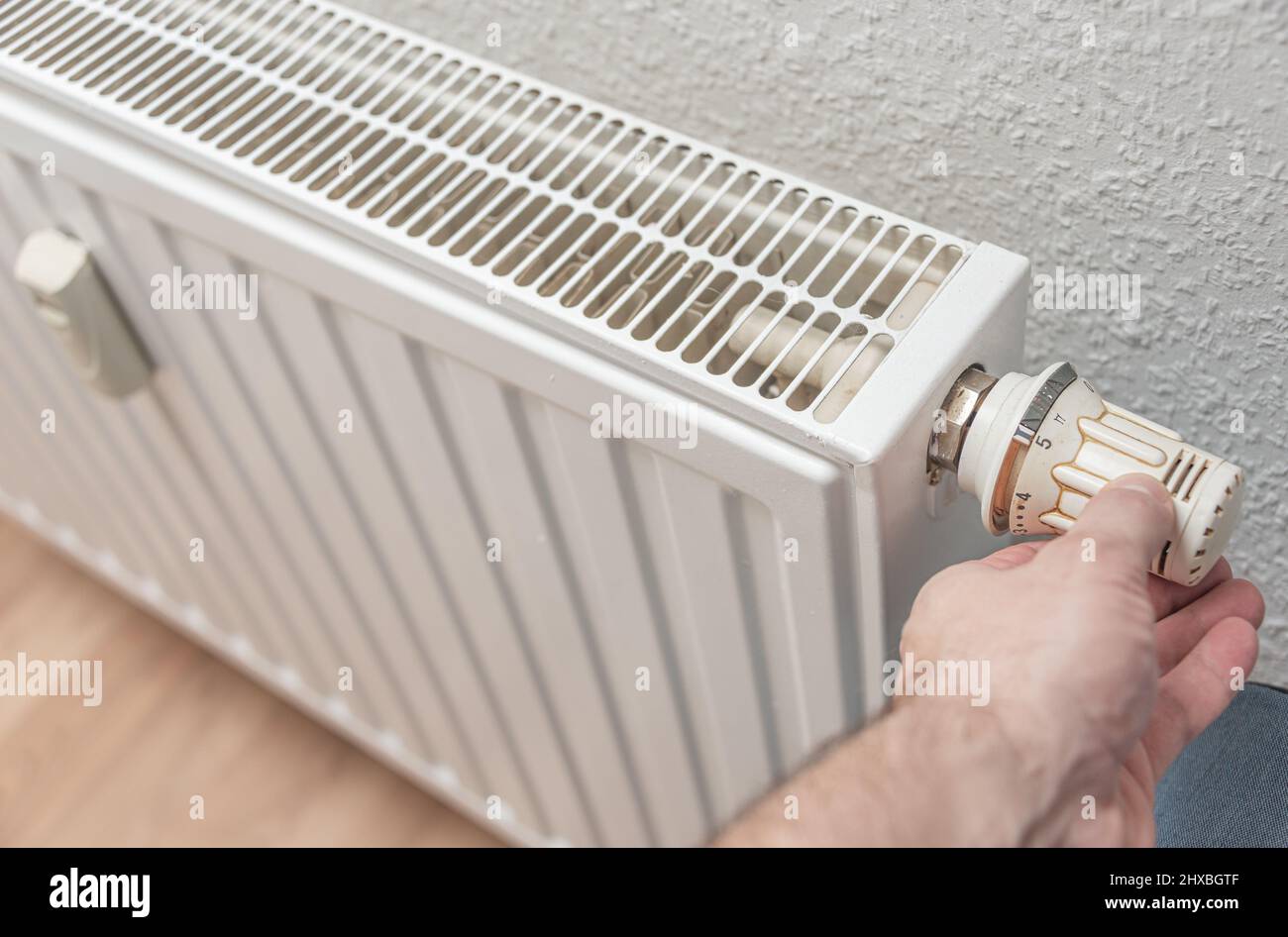 House heating battery maximum hi-res stock photography and images - Alamy