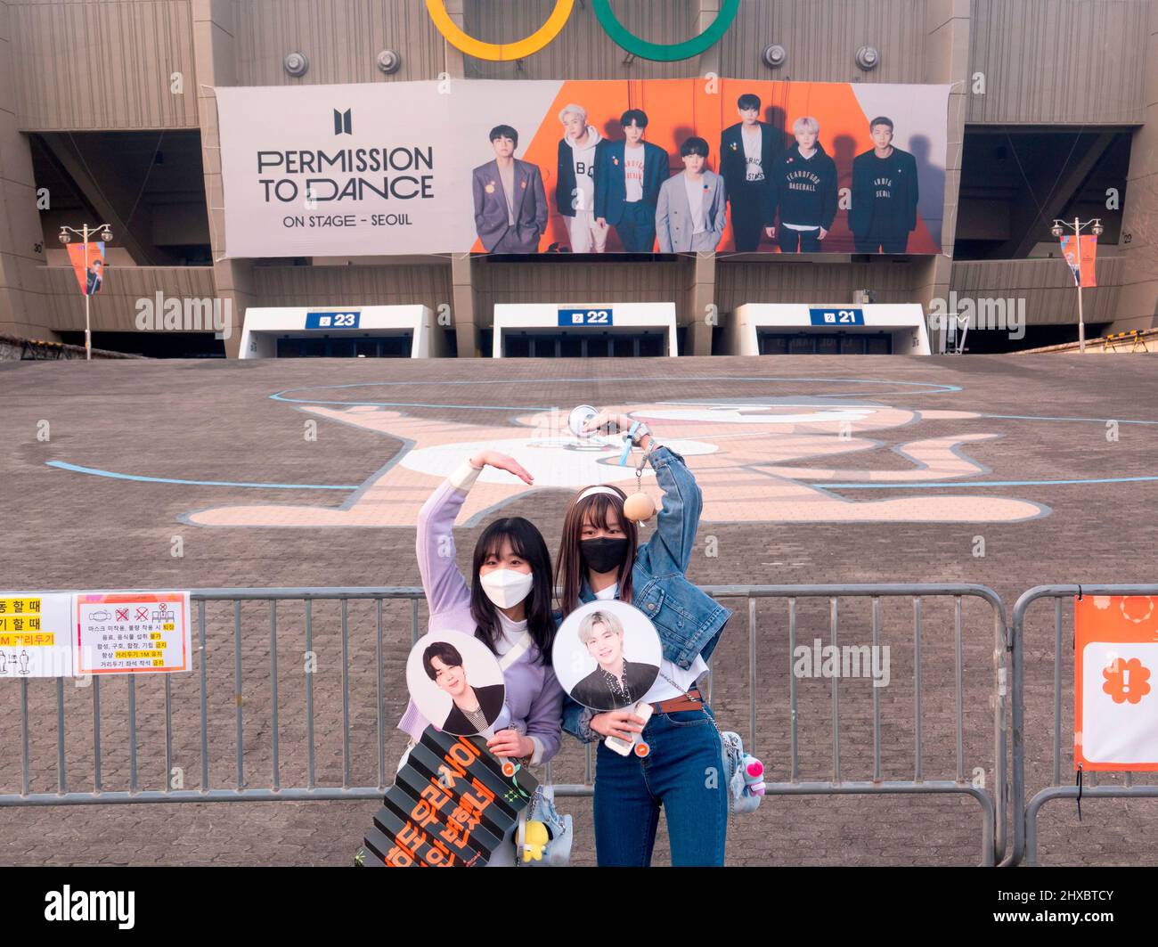 Seoul, South Korea. 10th Mar, 2022. BTS Concert, Mar 10, 2022 : BTS fans take photos in front of a venue for the "BTS Permission to dance on stage-Seoul" concert at the Seoul Olympic Stadium in Seoul, South Korea. Credit: Lee Jae-Won/AFLO/Alamy Live News Credit: Aflo Co. Ltd./Alamy Live News Stock Photo