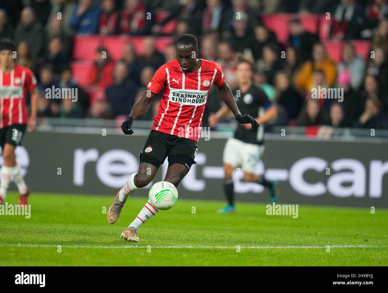 Philips Stadium, Eindhoven, Netherlands. 10th Mar, 2022. Jordan Teze of PSV Eindhoven controls the ball during PSV Eindhoven v FC KÃ¸benhavn, at Philips Stadium, Eindhoven, Netherlands. Kim Price/CSM/Alamy Live News Stock Photo