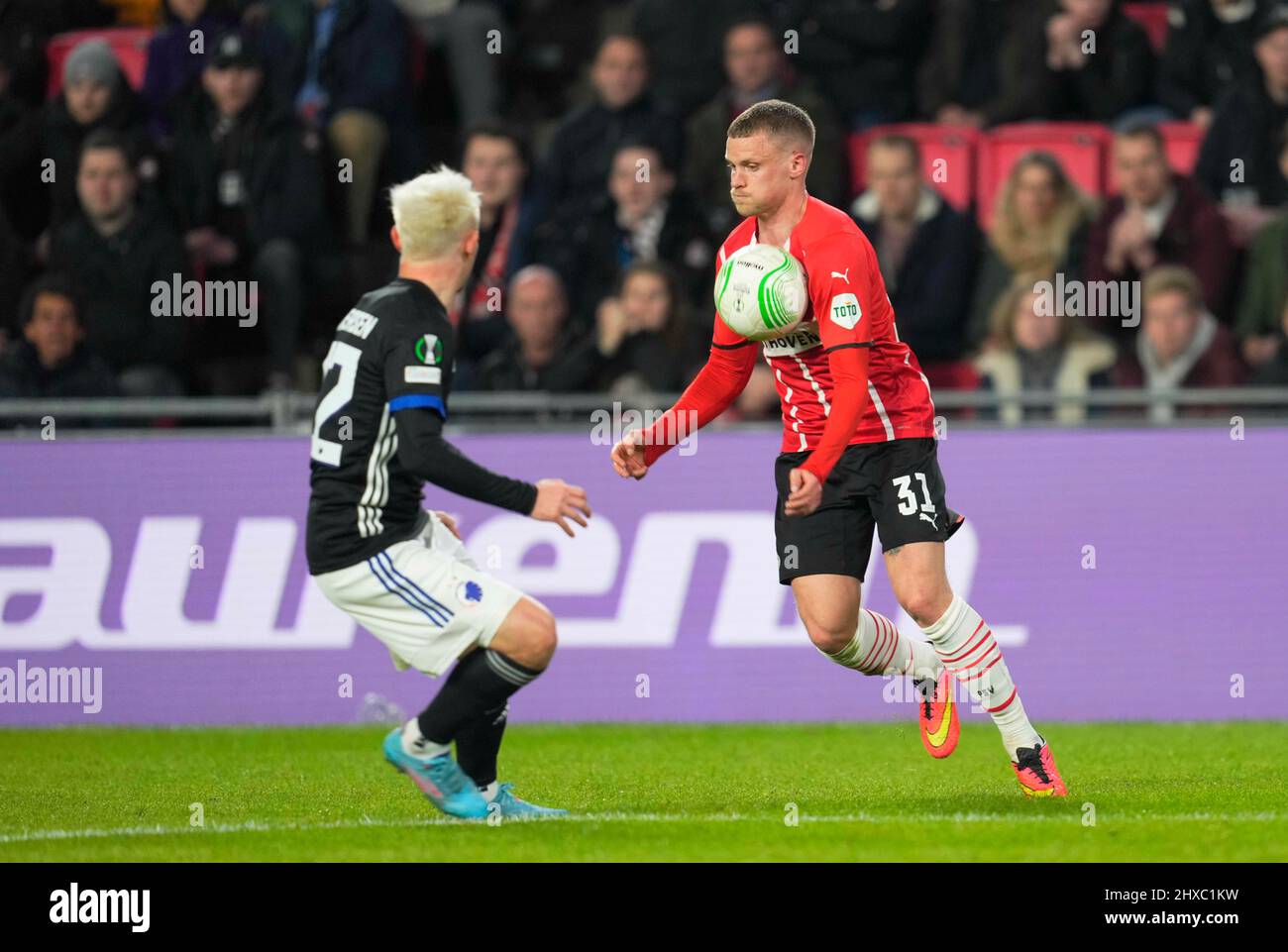 Philips Stadium, Eindhoven, Netherlands. 10th Mar, 2022. Philipp Max of PSV Eindhoven controls the ball during PSV Eindhoven v FC KÃ¸benhavn, at Philips Stadium, Eindhoven, Netherlands. Kim Price/CSM/Alamy Live News Stock Photo