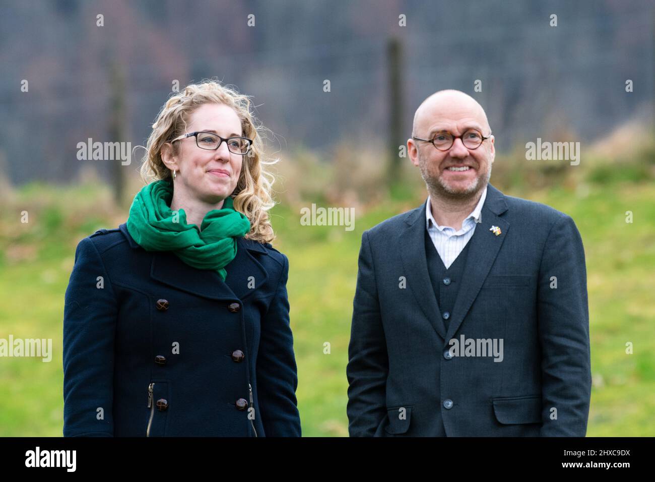 Stirling, Scotland, UK - Scottish Green Party leaders Patrick Harvie and Lorna Slater in the grounds of the Stirling Court Hotel ahead of the Scottish Green Party conference which is held there tomorrow Credit: Kay Roxby/Alamy Live News Stock Photo