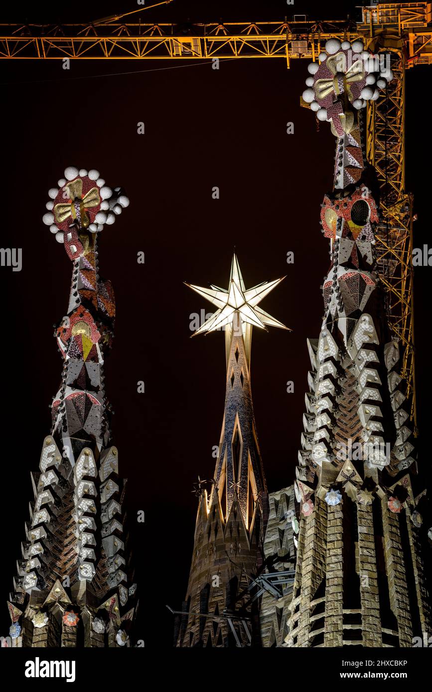 Passion Facade and the Tower of the Virgin Maria in the Sagrada Familia Basilica at night (Barcelona, Catalonia, Spain) ESP: Fachada de la Pasión Stock Photo