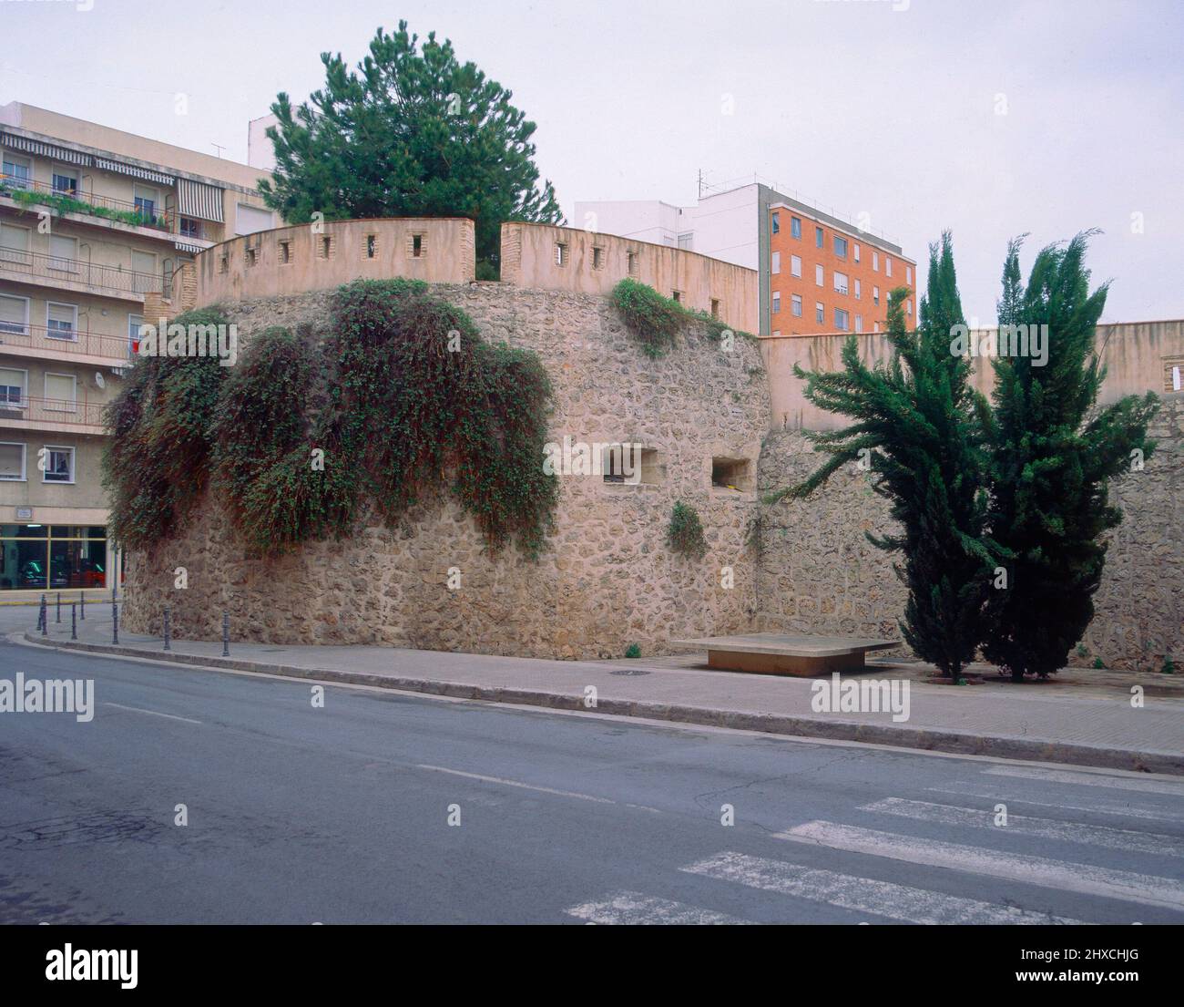 RESTOS DE LA MURALLA DEL SIGLO XIV - RESTAURADA - FOTO AÑOS 90 ...